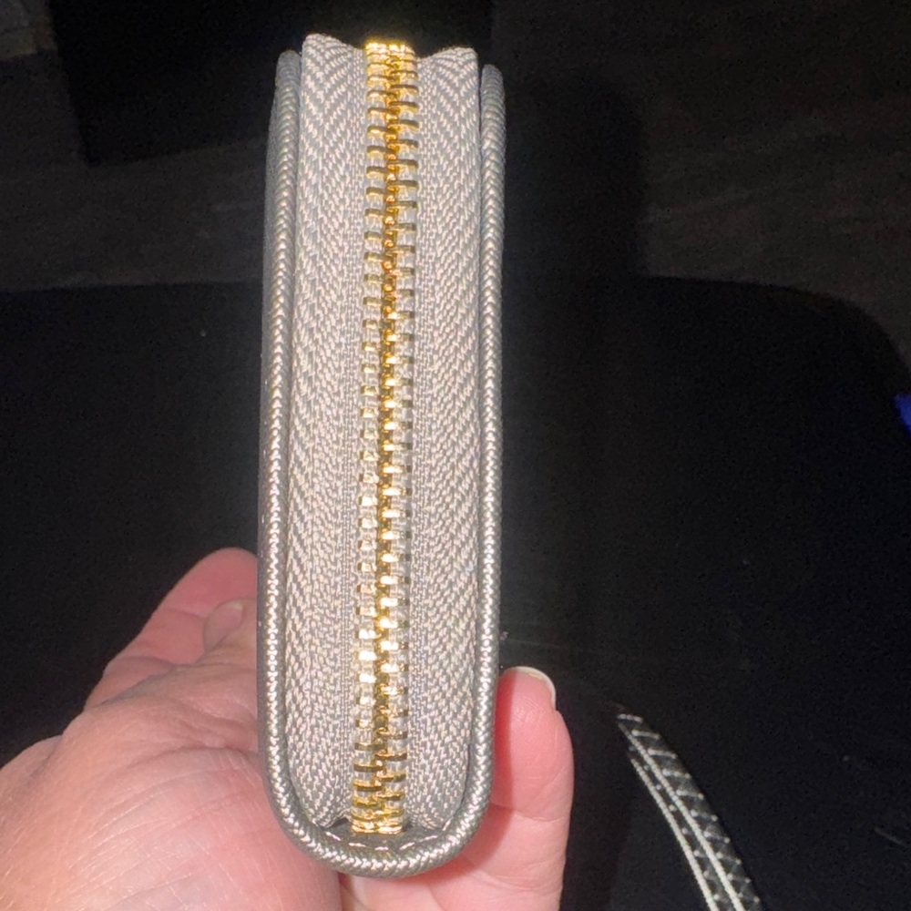 Dasein Elegant Silver & Gold Zip Around Full Size Wristlet NWOT - Picture 9 of 16